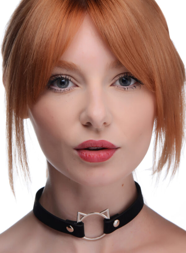 AG726-Black-Female-Model-001b
