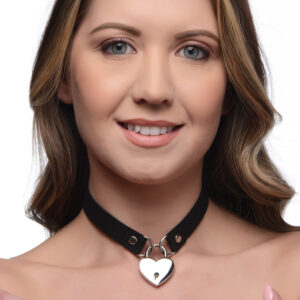 ag418-2-female-model-001a