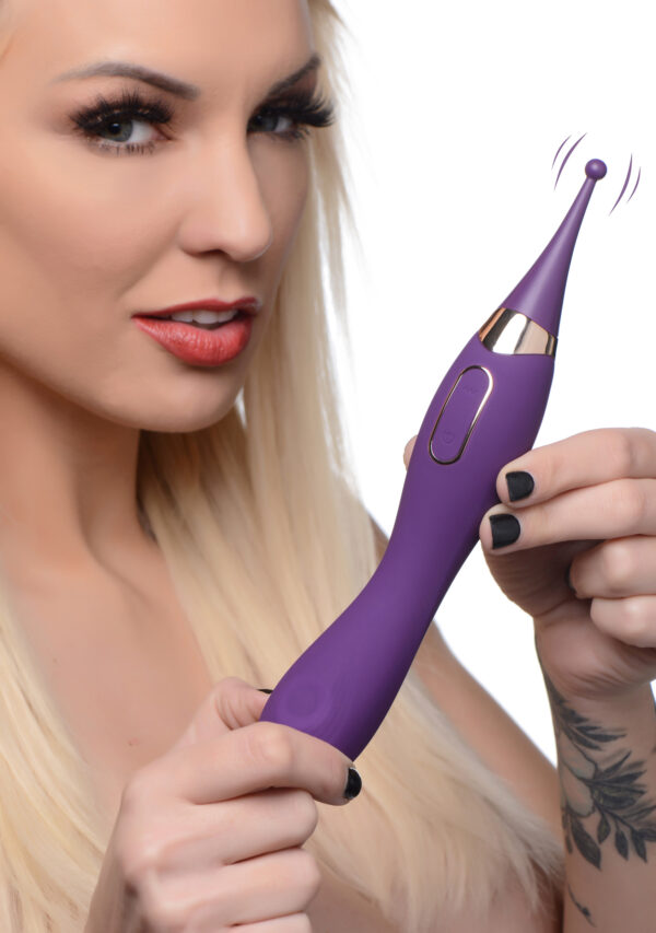 ag690-female-model-001