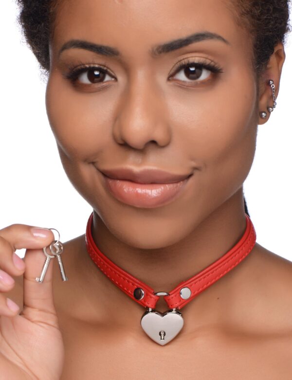 ag762-red-female-model-001