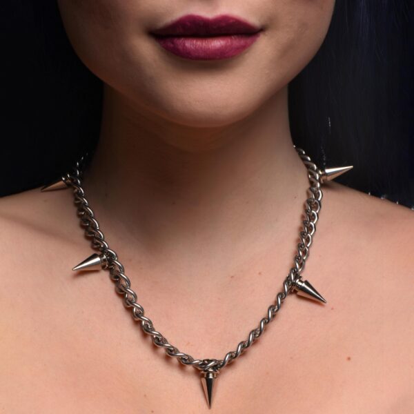 ag972-female-model-002